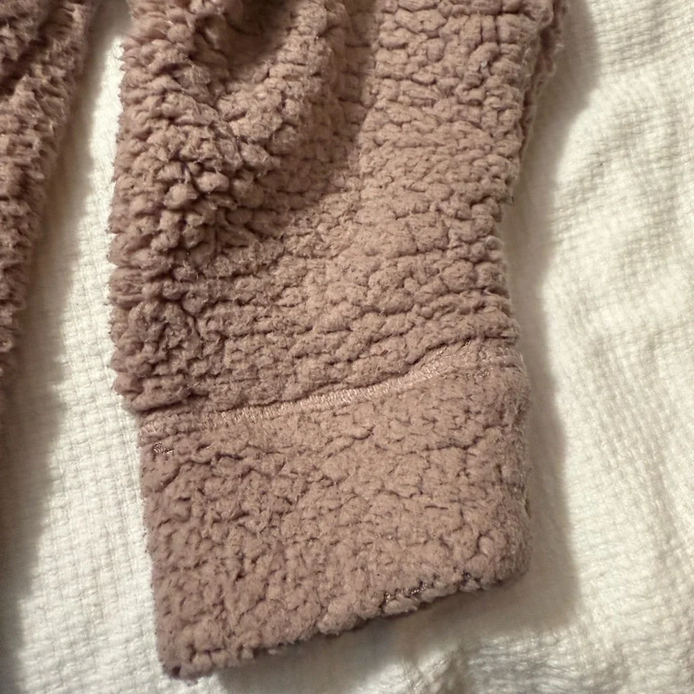 Prana Permafrost quarter-zip Sherpa pull-over.